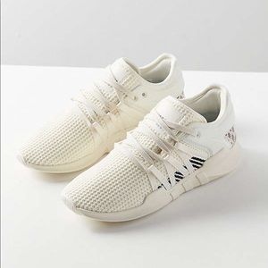 NWT ADIDAS KNIT SNEAKERS